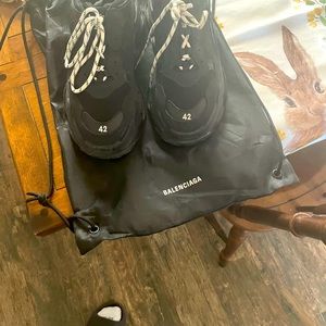 Balenciaga Triple S Like new